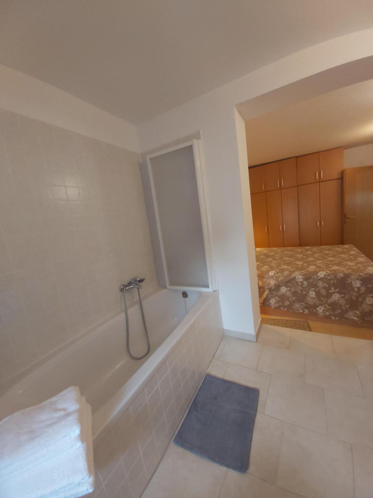 Apartman Luce With Shared Pool Zadar Exteriör bild