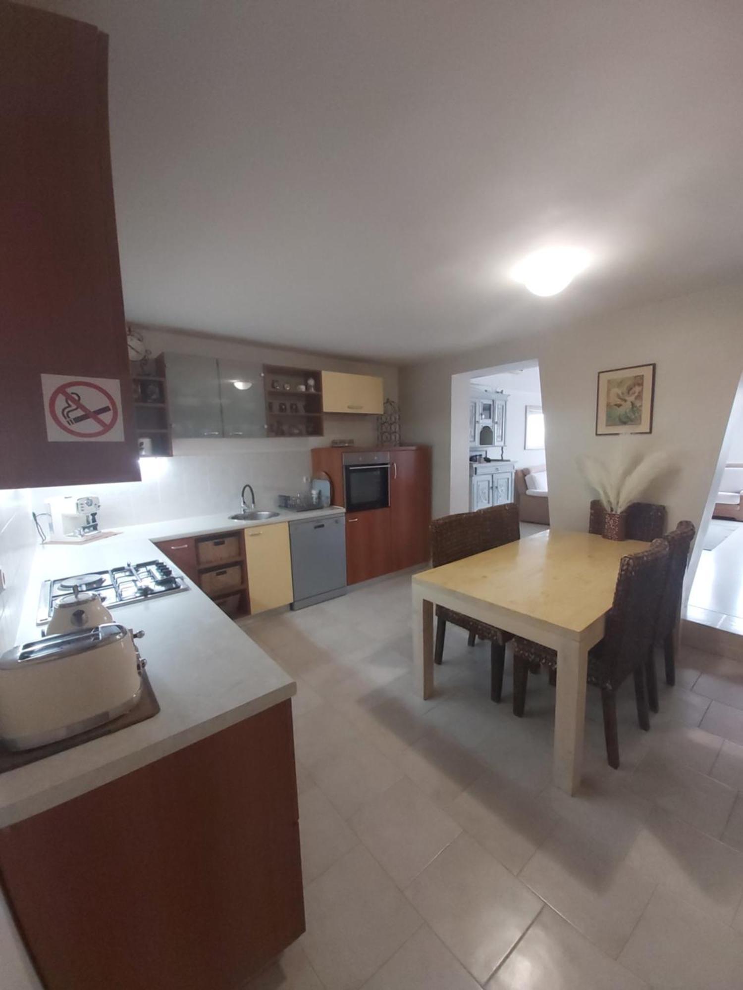 Apartman Luce With Shared Pool Zadar Exteriör bild