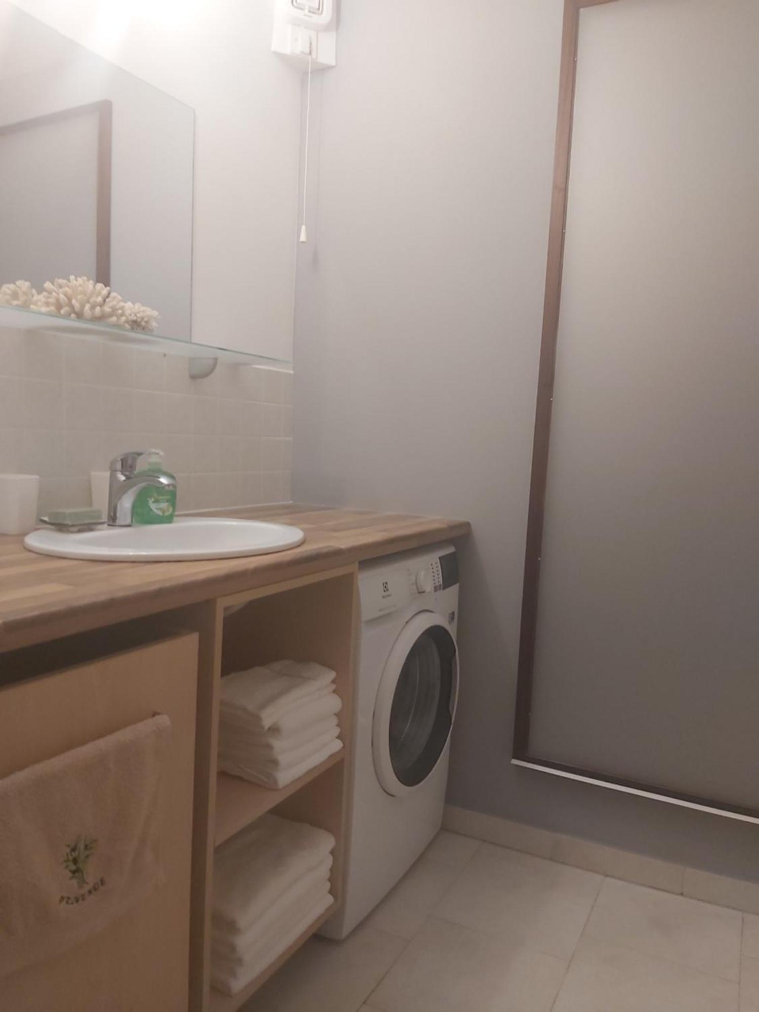 Apartman Luce With Shared Pool Zadar Exteriör bild