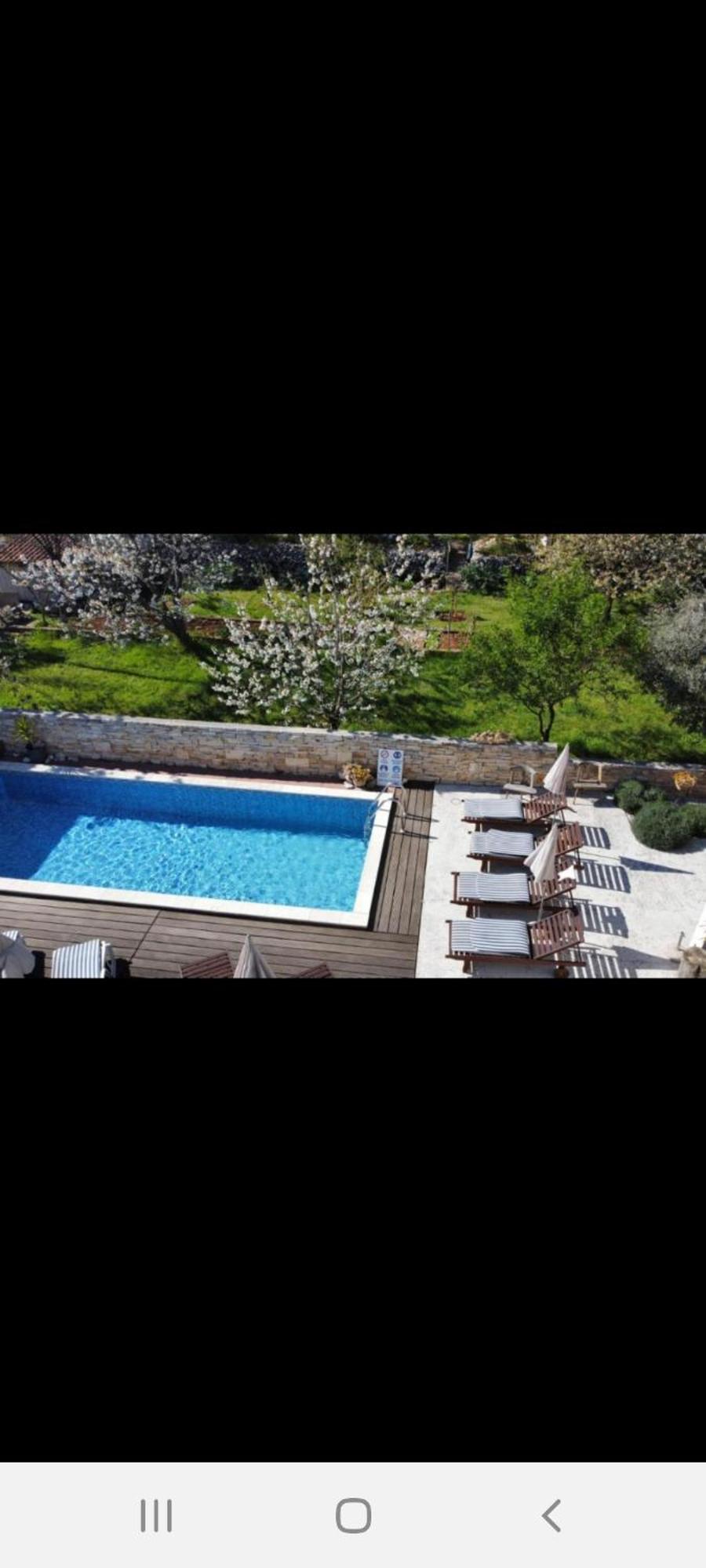 Apartman Luce With Shared Pool Zadar Exteriör bild