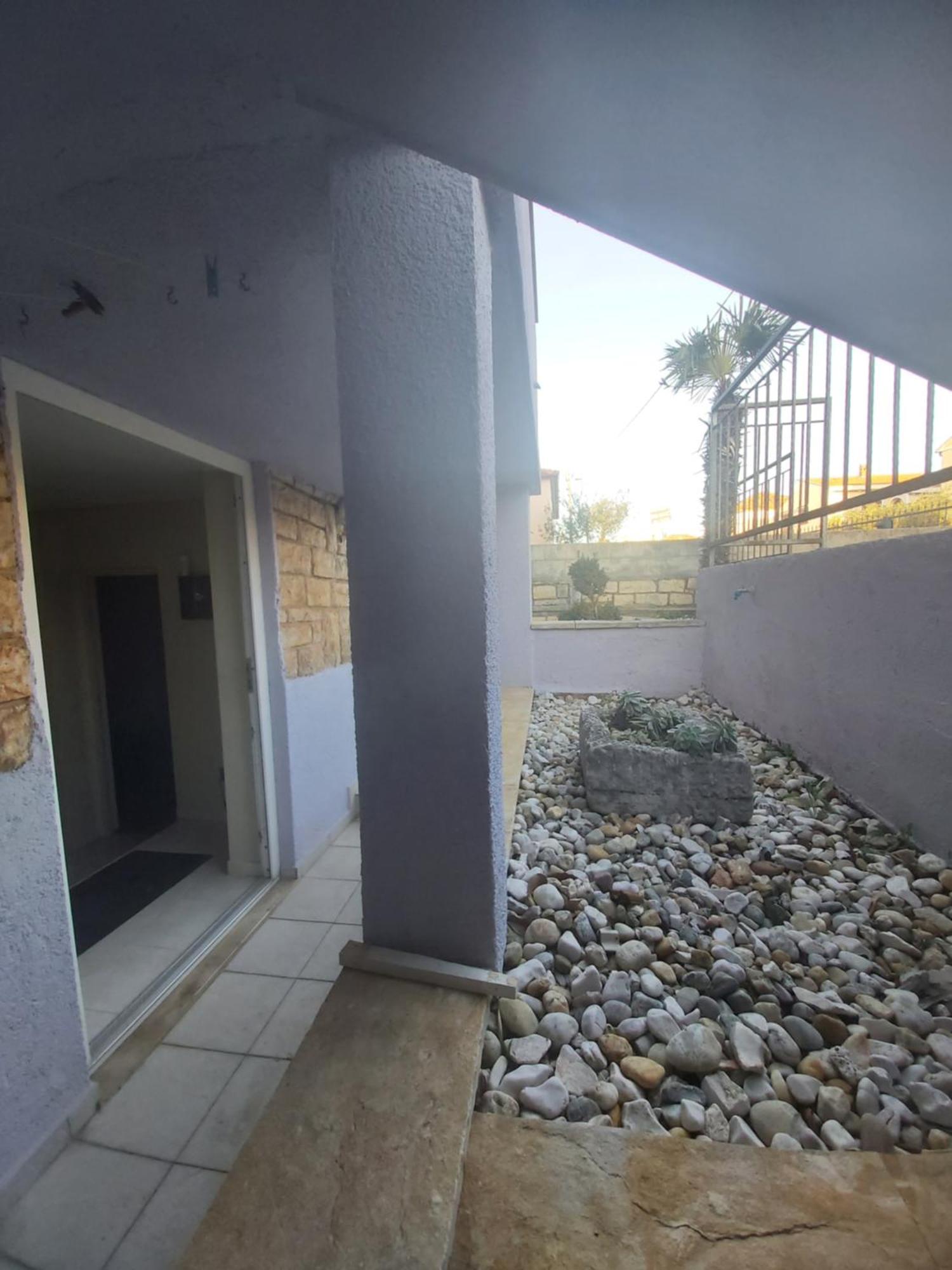 Apartman Luce With Shared Pool Zadar Exteriör bild