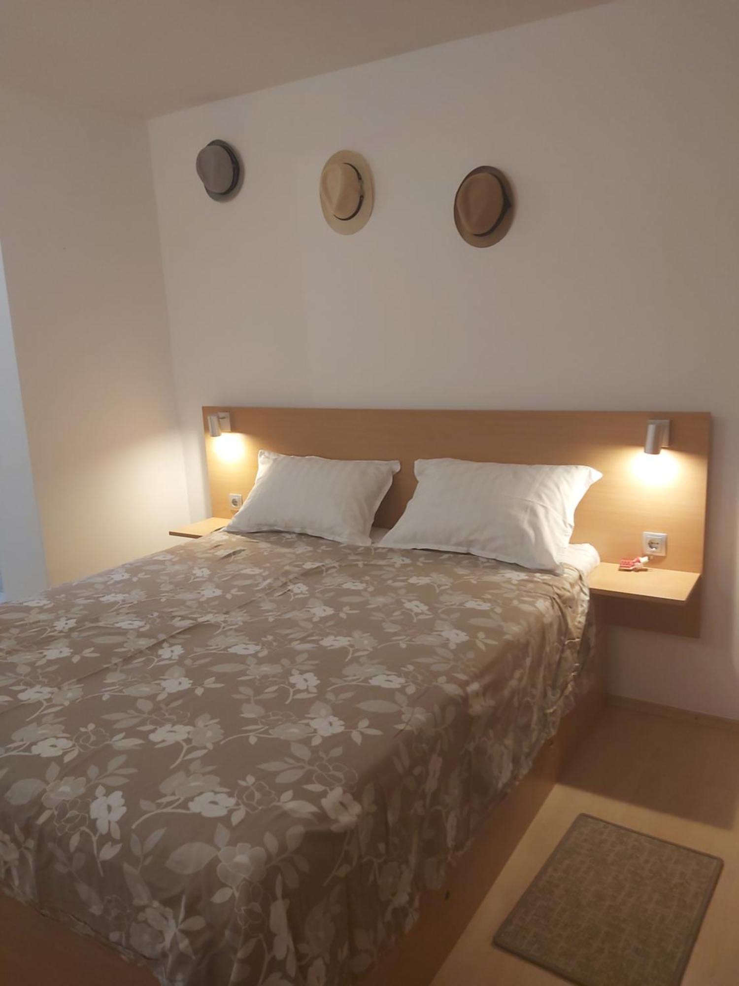 Apartman Luce With Shared Pool Zadar Exteriör bild