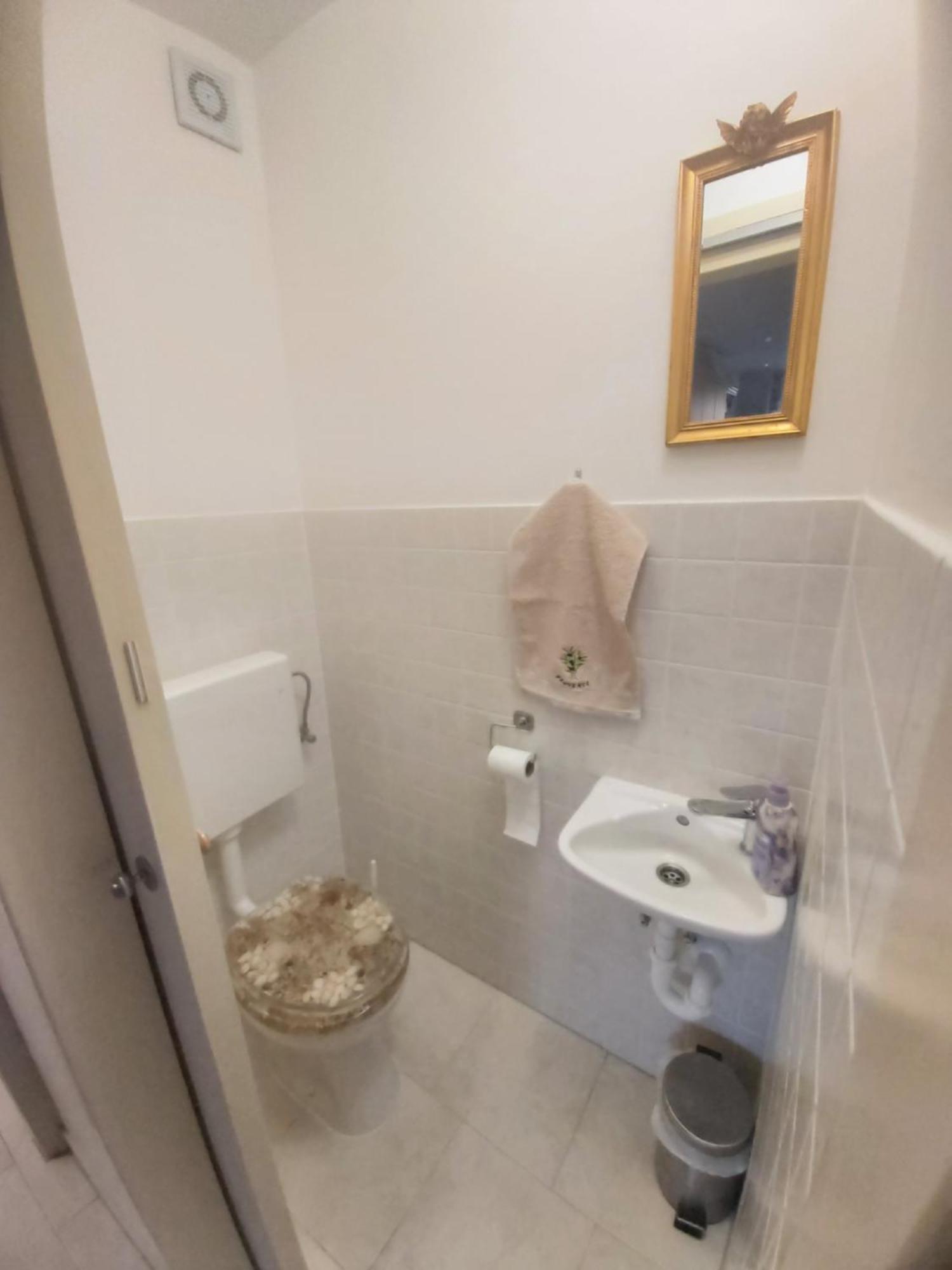 Apartman Luce With Shared Pool Zadar Exteriör bild