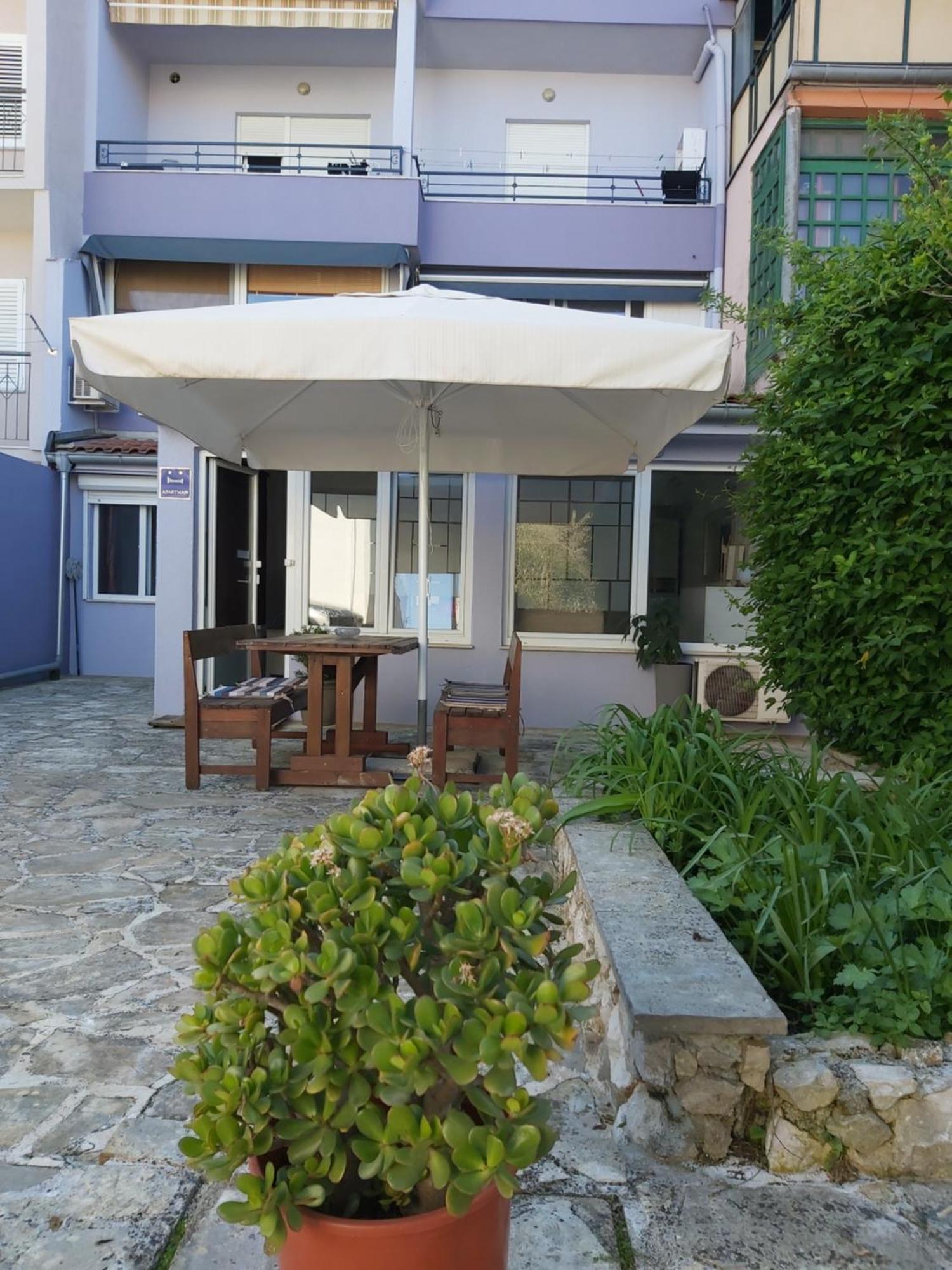 Apartman Luce With Shared Pool Zadar Exteriör bild